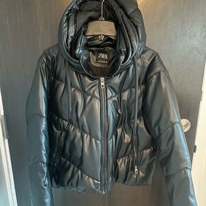 Zara Women's Shiny Black Puffer Coat